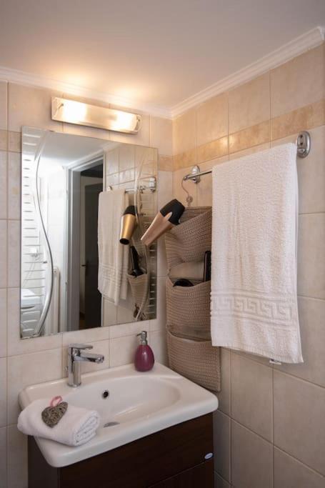 Lovely,Central, Spacious 2-Bedrooms Apartment Πειραιάς Εξωτερικό φωτογραφία